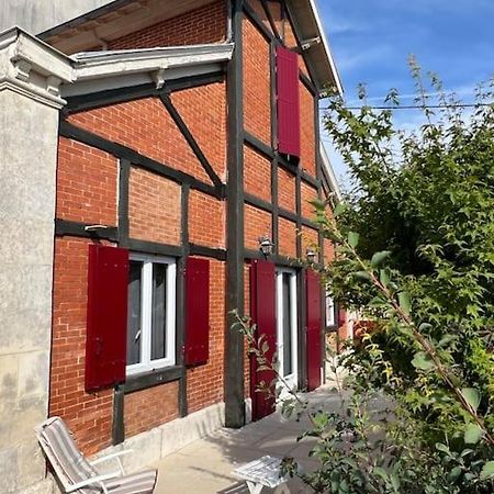 La Petite Angerienne Villa Saint-Jean-dʼAngély Екстериор снимка