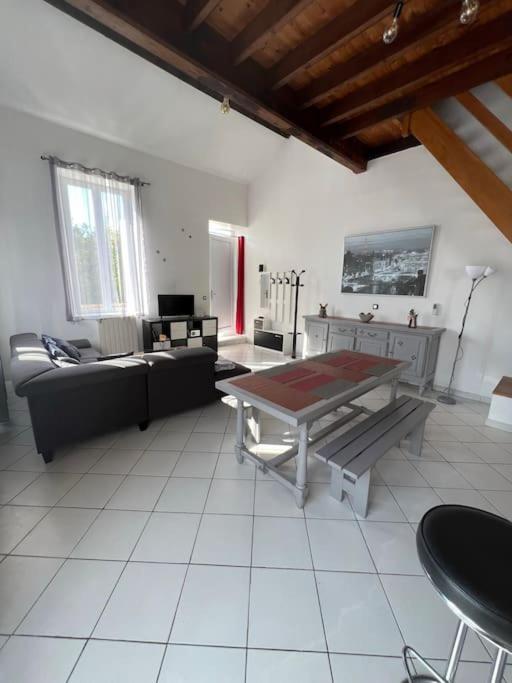 La Petite Angerienne Villa Saint-Jean-dʼAngély Екстериор снимка