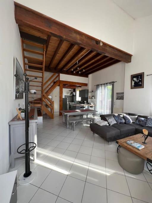 La Petite Angerienne Villa Saint-Jean-dʼAngély Екстериор снимка